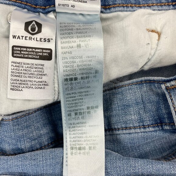 Levi's Classic Bermuda Shorts Denim Stretch Women Plus Size 18W Blue Jean Cuffs - Picture 13 of 14